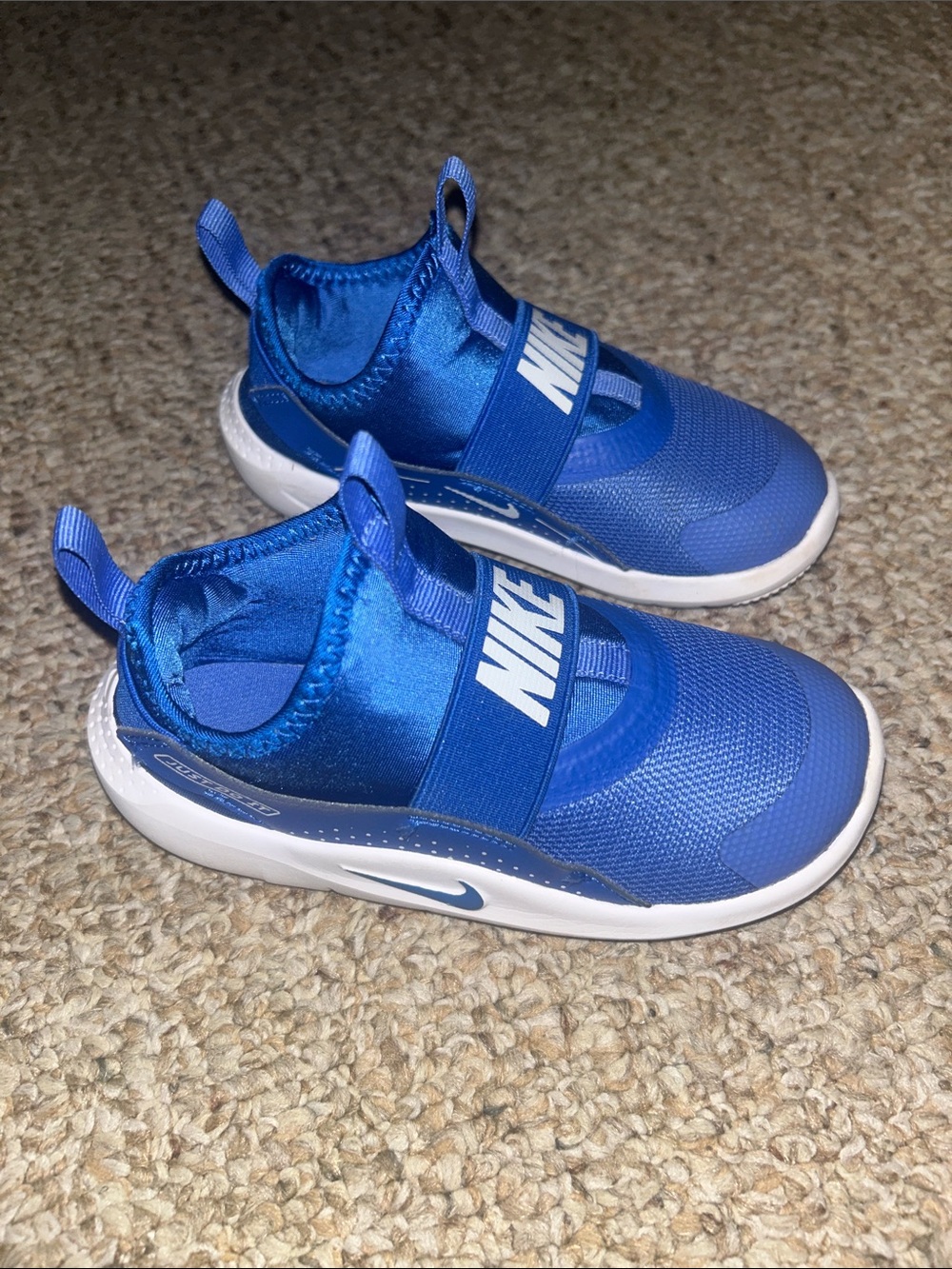 Nike - Picture 2 of 3